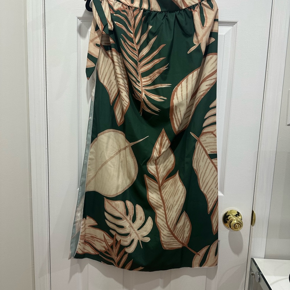 SHEIN Green and Tan Leaf Print Swim Sarong